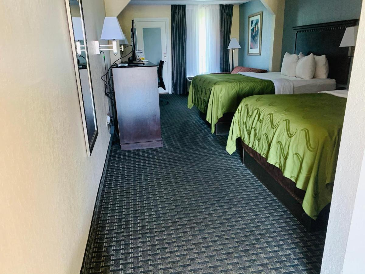 Quality Inn & Suites Miramar Beach Eksteriør billede
