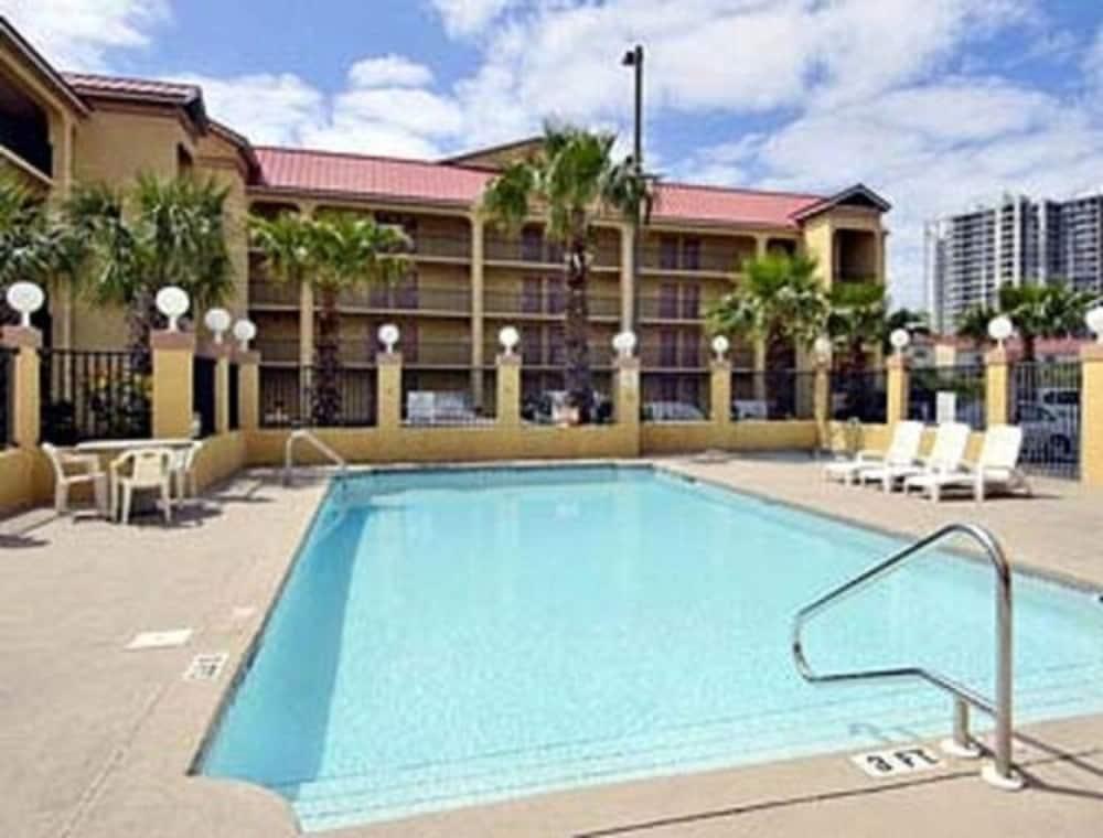 Quality Inn & Suites Miramar Beach Eksteriør billede