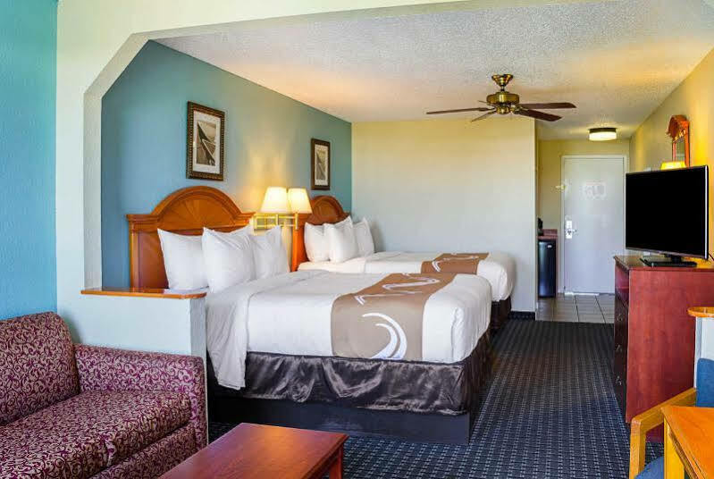 Quality Inn & Suites Miramar Beach Eksteriør billede
